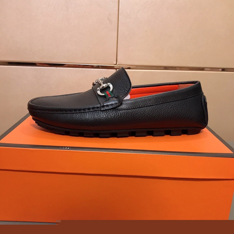 G*u*i leather shoes